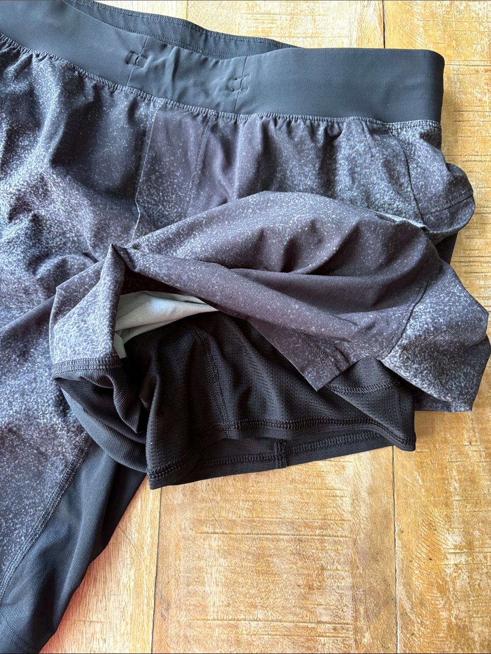 Lululemon Men's Athletic Shorts size M - Picture 6 of 7